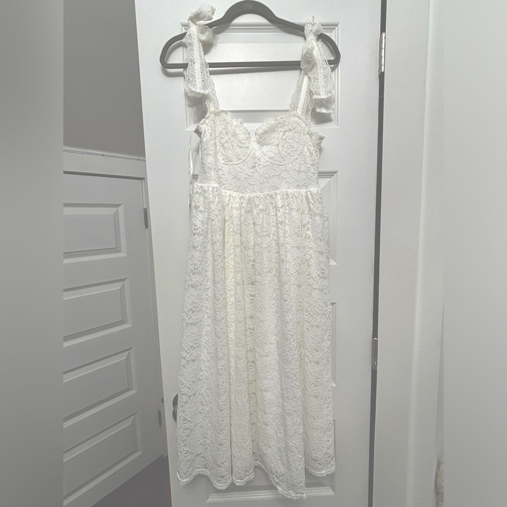 White Lulus maxi dress